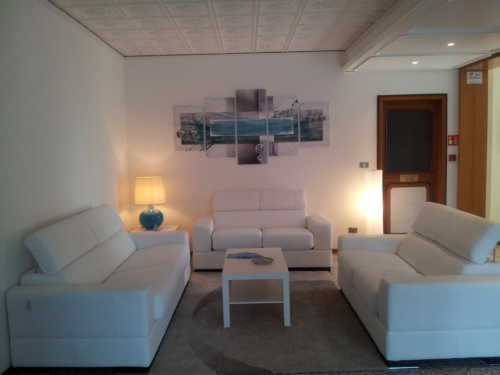 Moreri Hotel